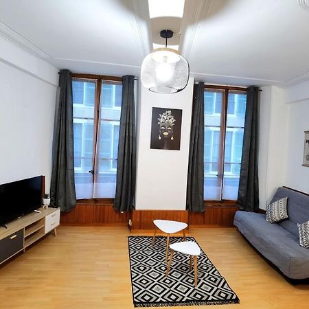 Charmant T2 Meuble Quartier Chateau De Pau Luaran gambar
